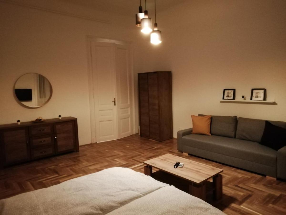 Appartement Luxury new cozy flat at Dob street nearby Gozsdu court à Budapest Extérieur photo