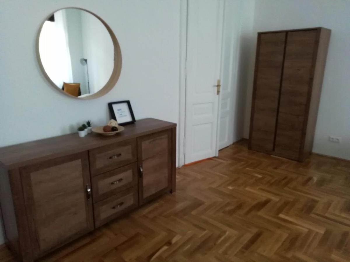 Appartement Luxury new cozy flat at Dob street nearby Gozsdu court à Budapest Extérieur photo